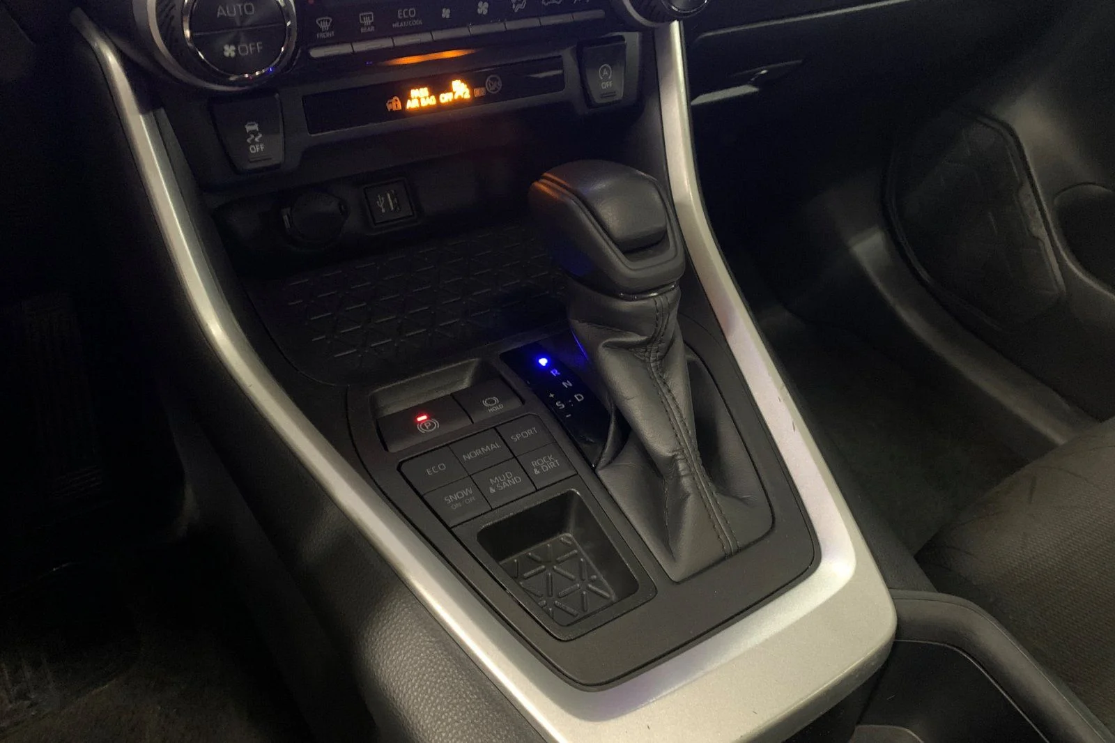 Used 2024 Black Toyota XLE image 24
