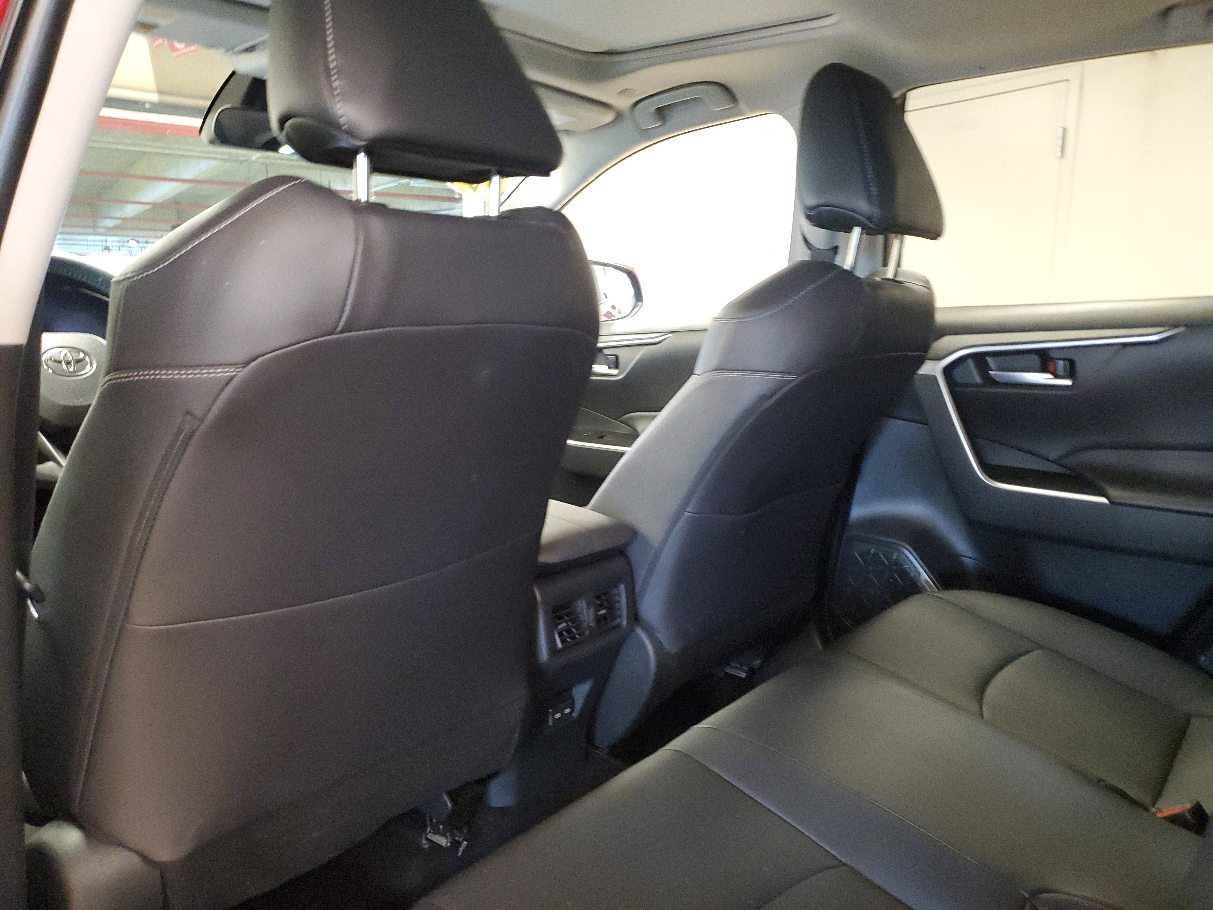 Used 2025 Pearl Toyota XLE Premium image 13