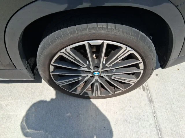 Used 2025  BMW xDrive28i image 20