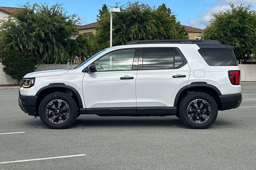 New 2026 Platinum White Pearl Honda TrailSport Elite image 7