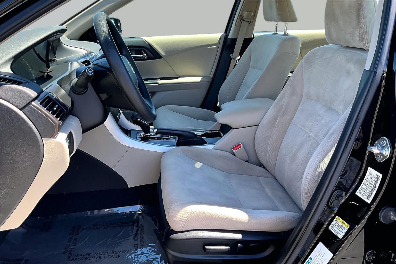 Pre-Owned 2014 Honda Accord Hybrid