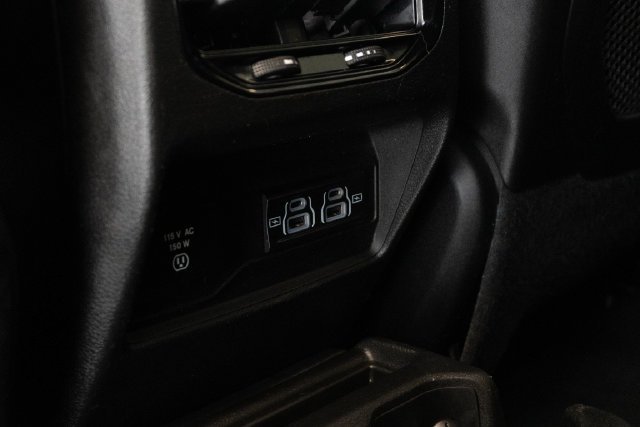 Used 2021 Black Jeep Altitude image 11