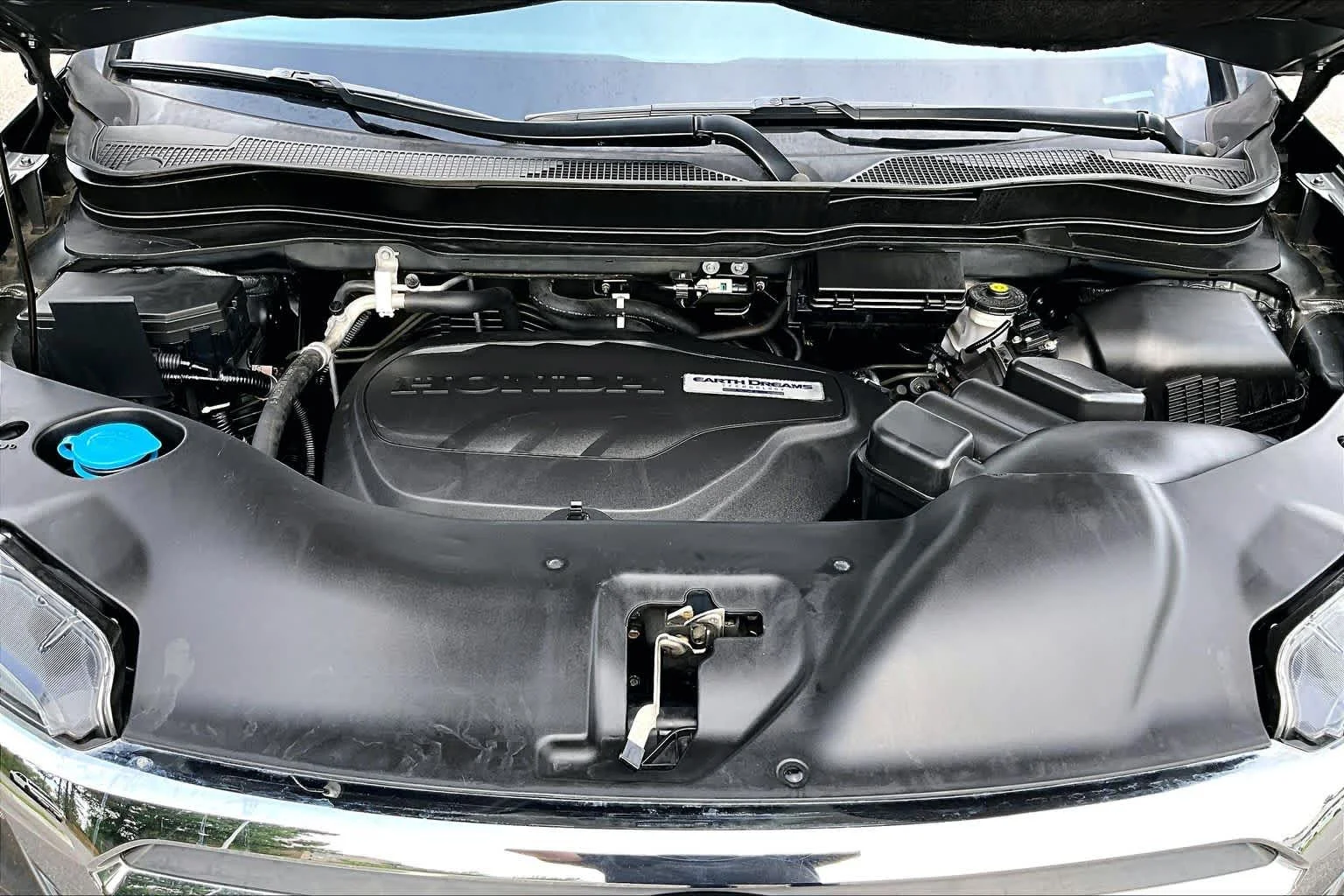 Used 2019 Forest Mist Metallic Honda RTL image 32