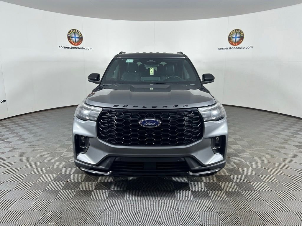 Used 2025 Gray Ford ST-Line image 17