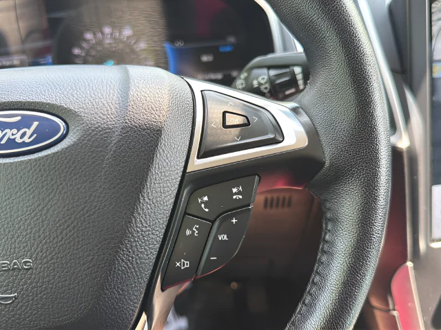 Used 2024 Silver Ford SEL image 17