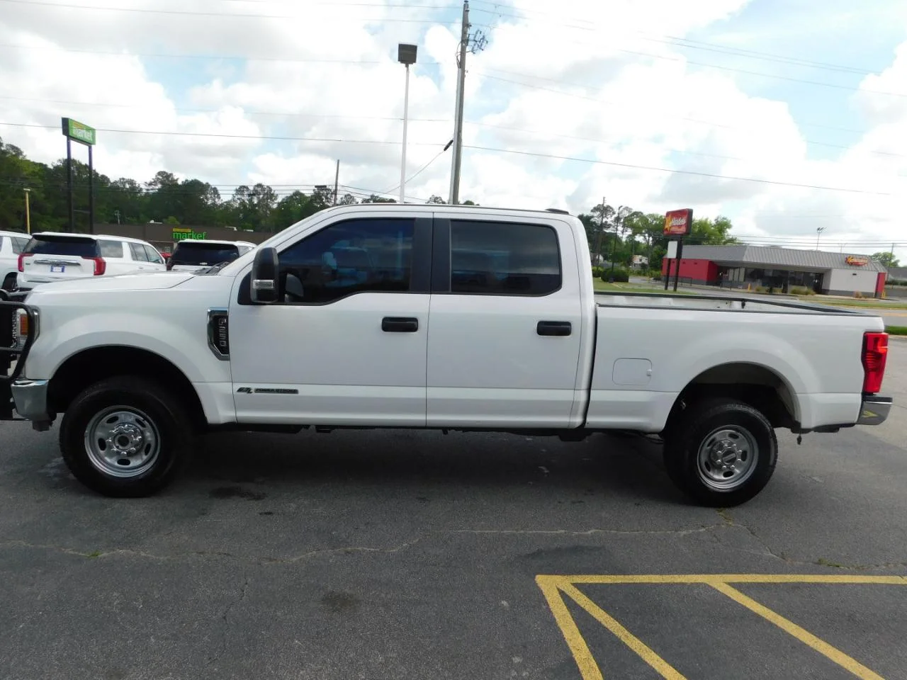 Used 2022 White Ford XL 4WD Crew Cab 6.75 ft Box image 5