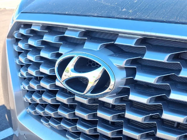 Used 2022 Gray Hyundai SEL image 4