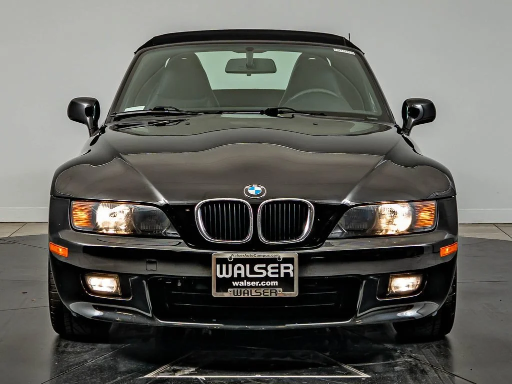 Used 2001 Jet Black BMW 2.5i image 3