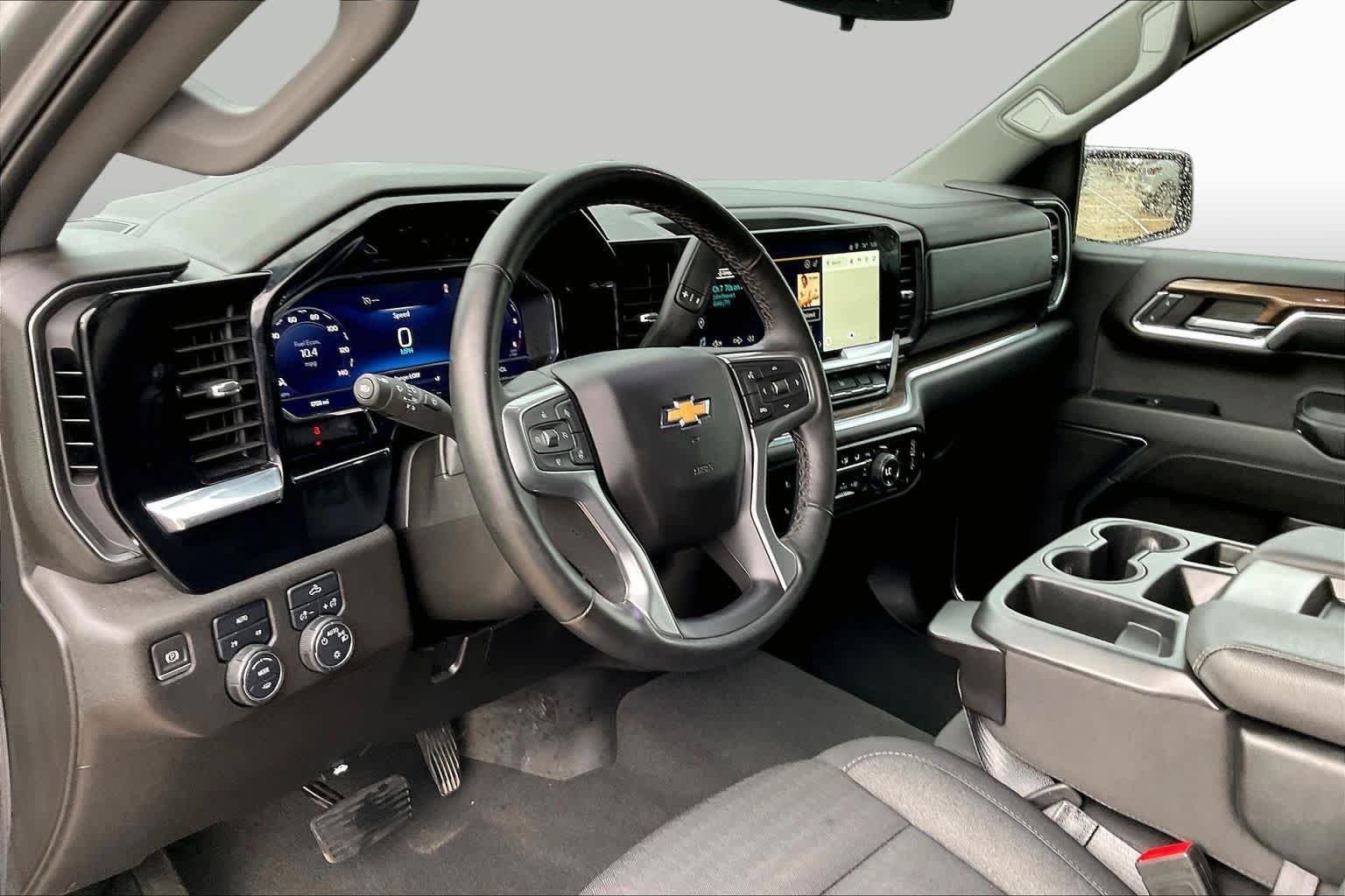 Used 2024 Sterling Gray Metallic Chevrolet LT image 17