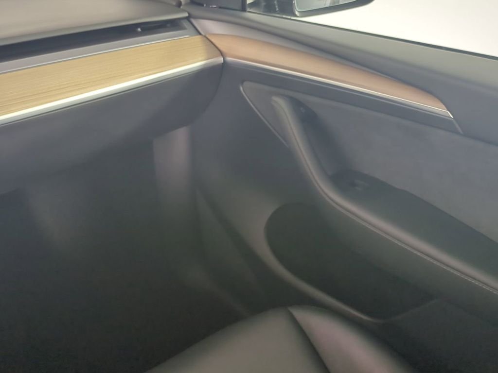 2023 Tesla Model Y Long Range - Photo 20
