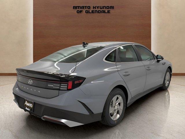 New 2026 Blue Hyundai SE image 5