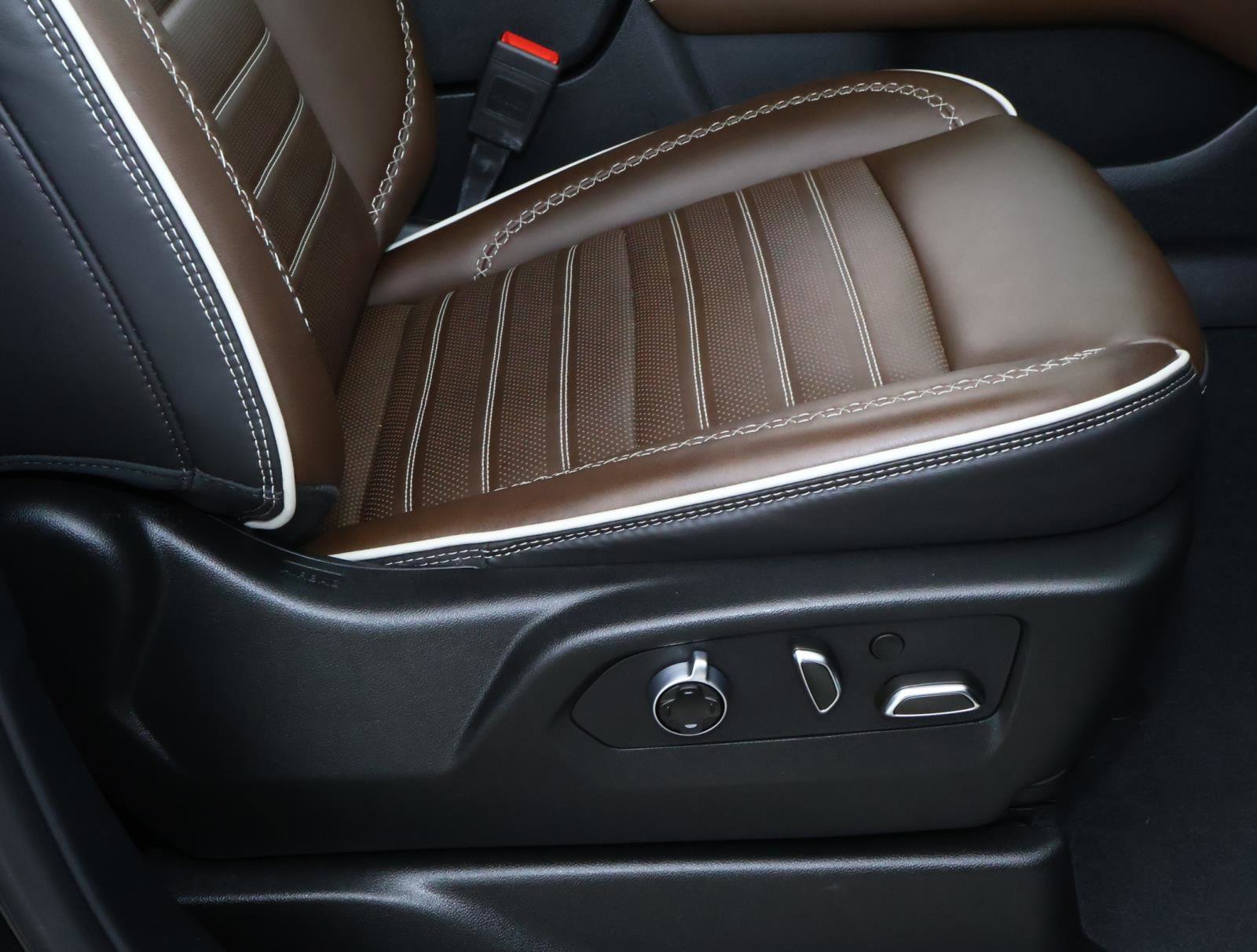 2025 GMC Yukon XL Denali Ultimate - Photo 23