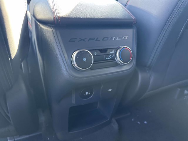 New 2026 Agate Black Metallic Ford ST-Line image 36