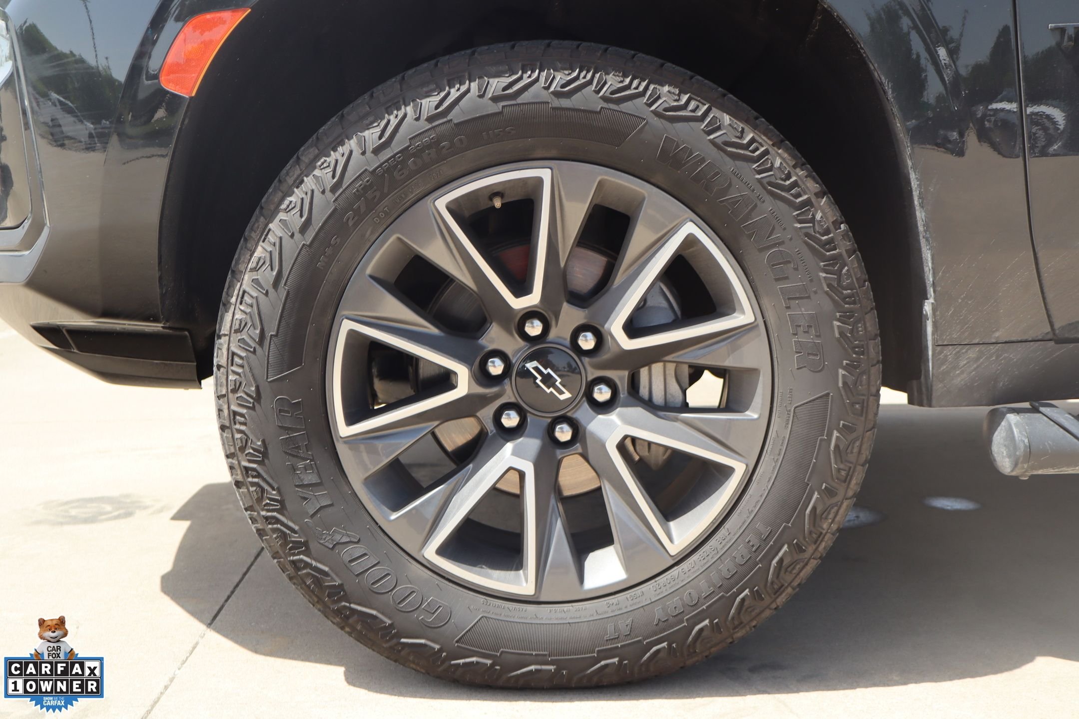Used 2023 Black Chevrolet Z71 image 10