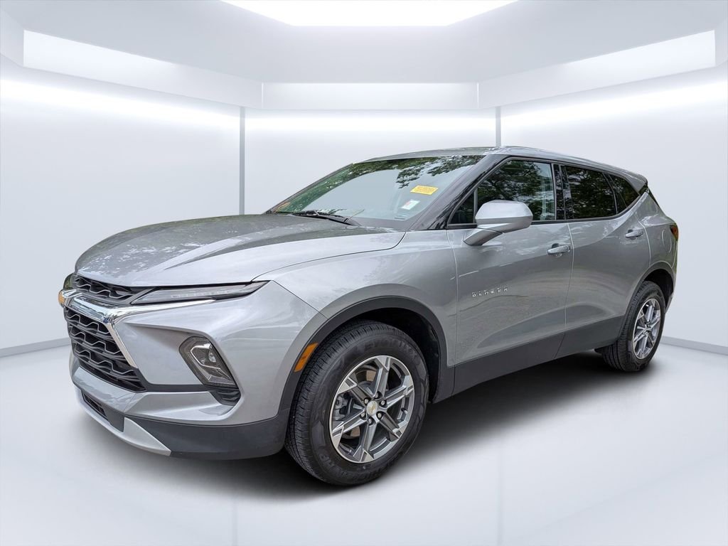 Used 2023 Gray Chevrolet LT image 7