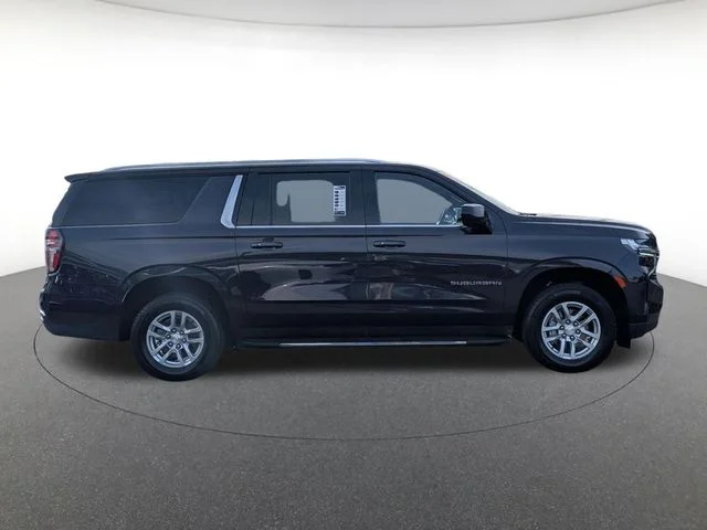 2024 Chevrolet Suburban LT - Photo 7