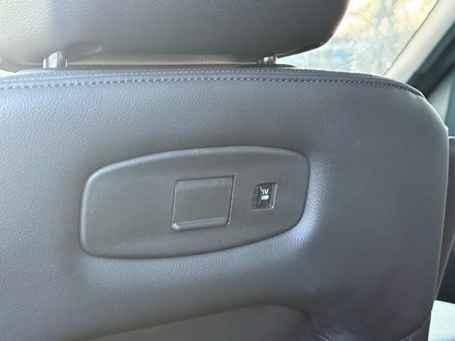 Certified Used 2025 White Land Rover S image 27