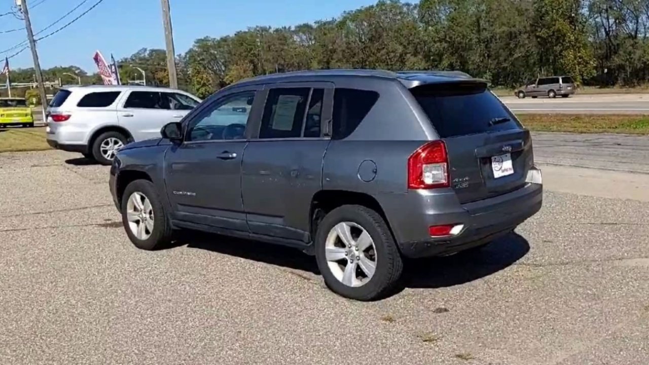 2011 Jeep Compass Sport photo 2