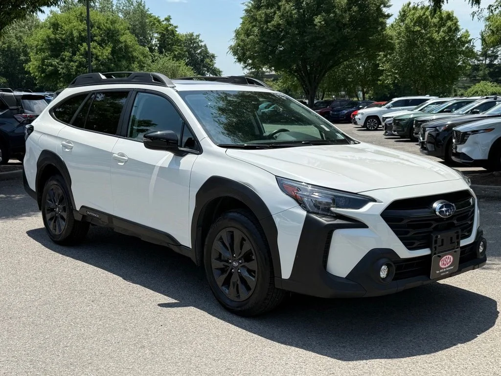 Used 2024 White Subaru Onyx Edition XT image 4