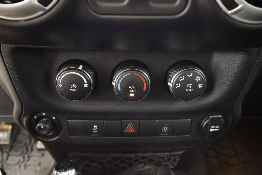 Used 2015 Yellow Jeep Rubicon image 22