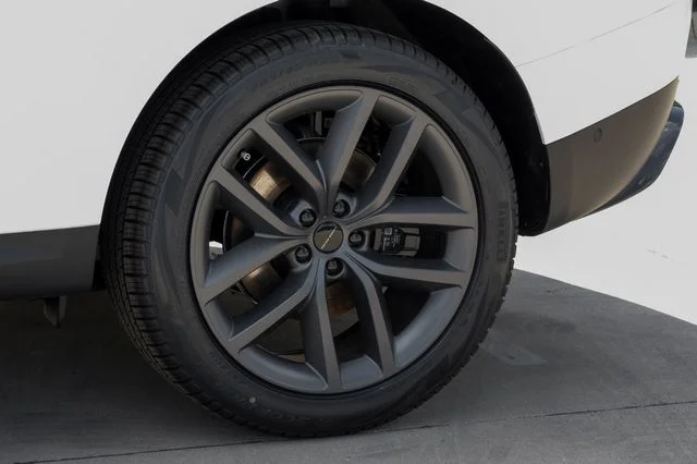 New 2026 Fuji White Land Rover SE image 65