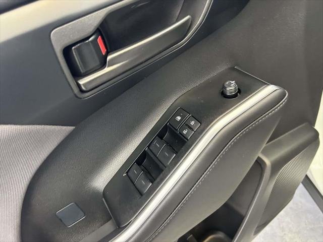 Certified Used 2025 WIND CHILL PEARL Toyota  image 17