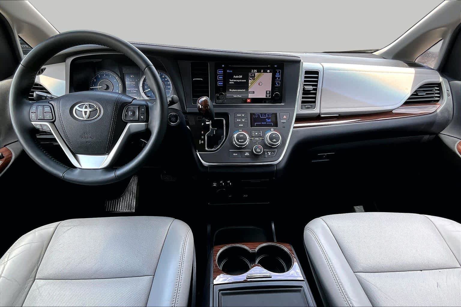 Used 2016 Blizzard Pearl Toyota Ltd Premium image 15