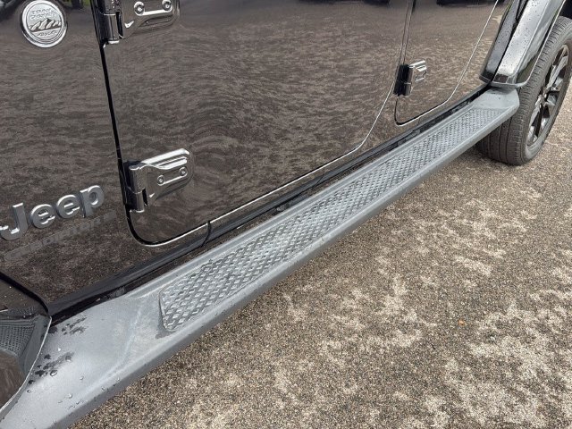 Used 2023 Black Jeep Overland image 25