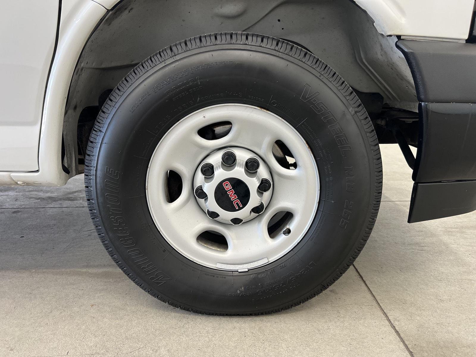2018 GMC Savana Cargo Work Van - Photo 8