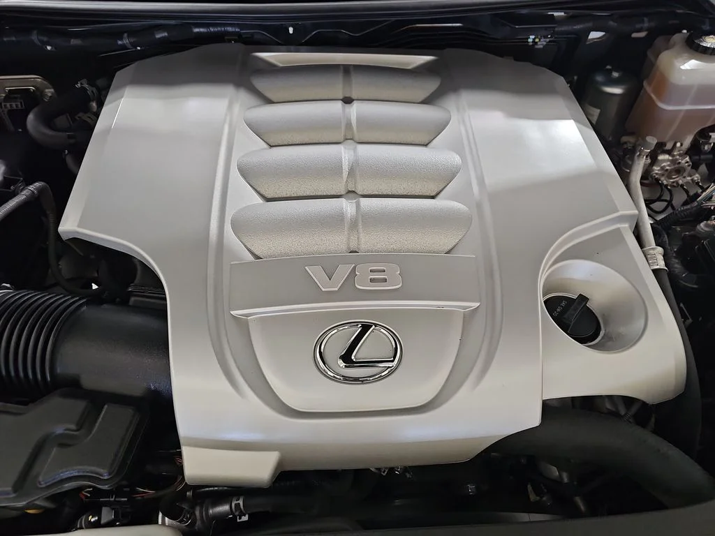 Used 2020 White Lexus 570 image 33