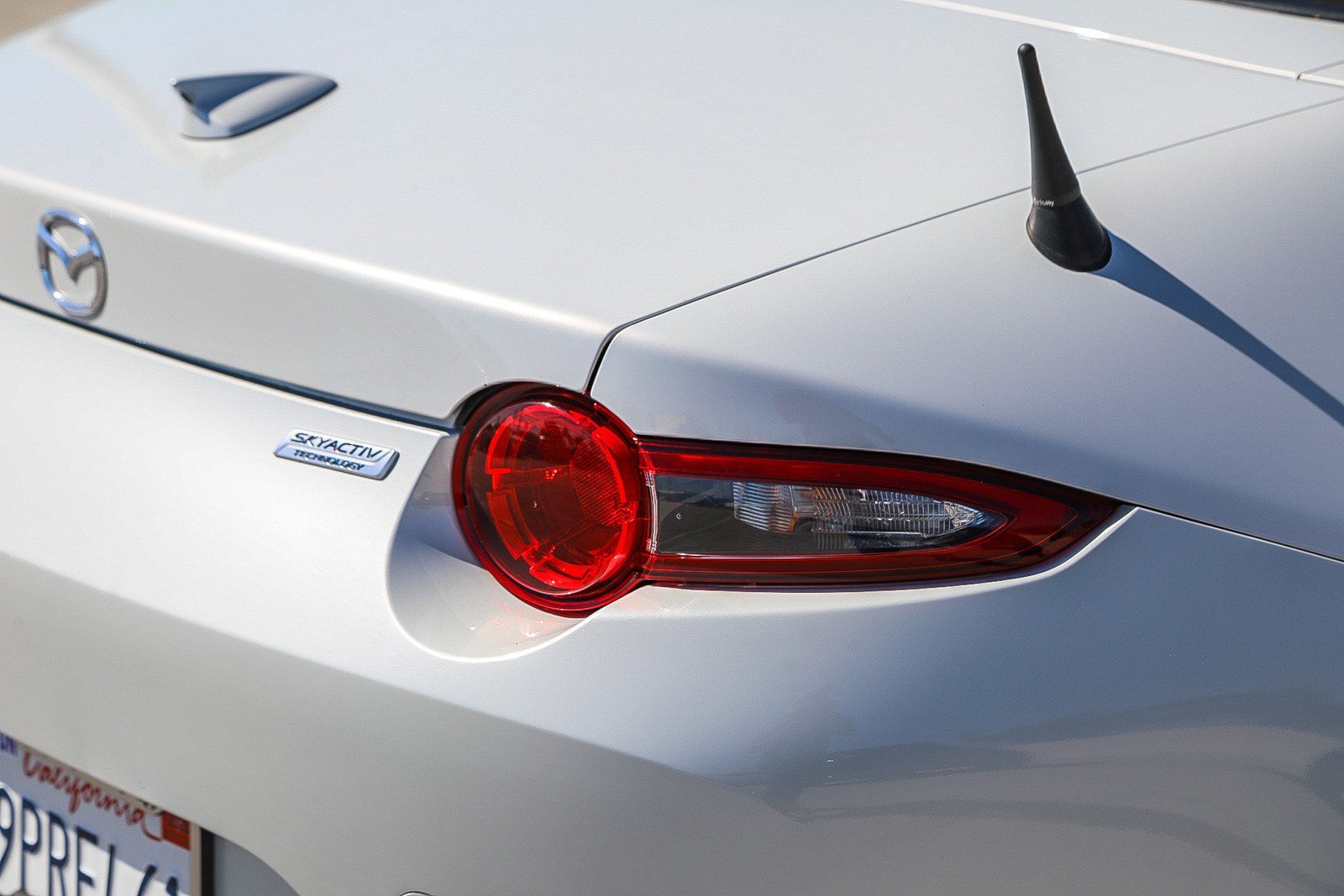 Used 2016 Ceramic Metallic Mazda Grand Touring image 8