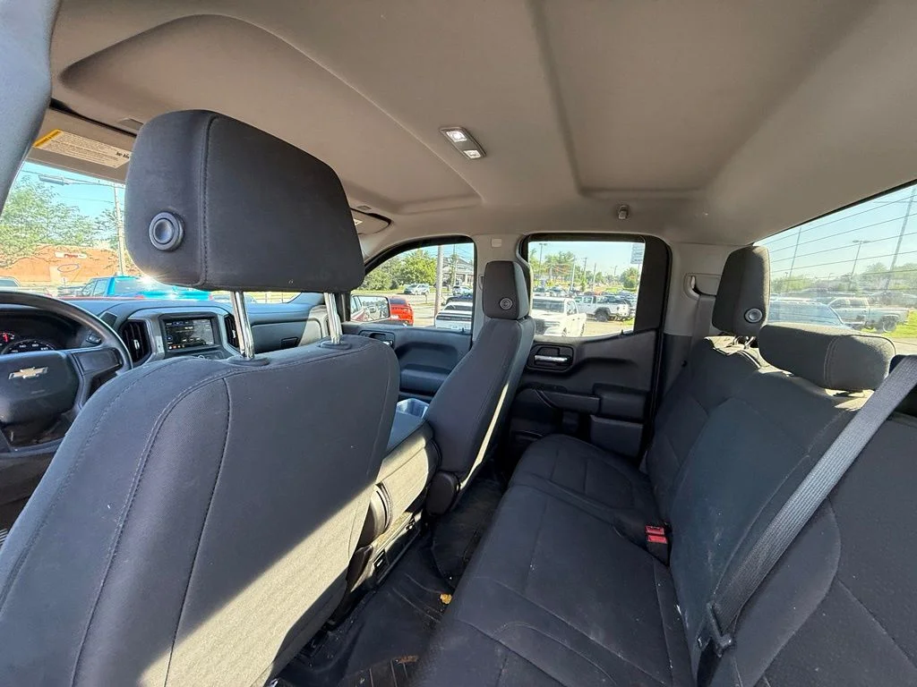 Used 2019 Red Chevrolet Custom image 23