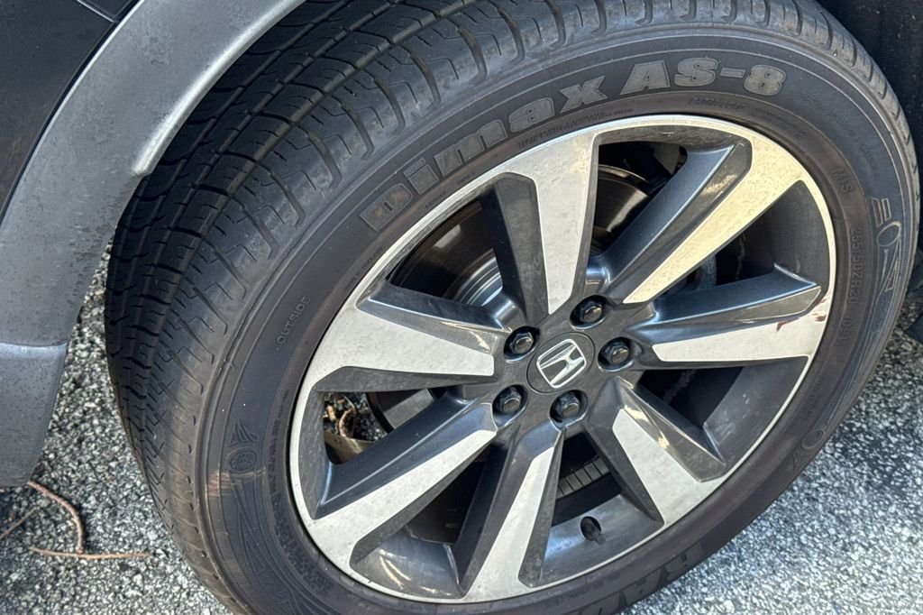 Used 2024 Crystal Black Pearl Honda Touring image 4