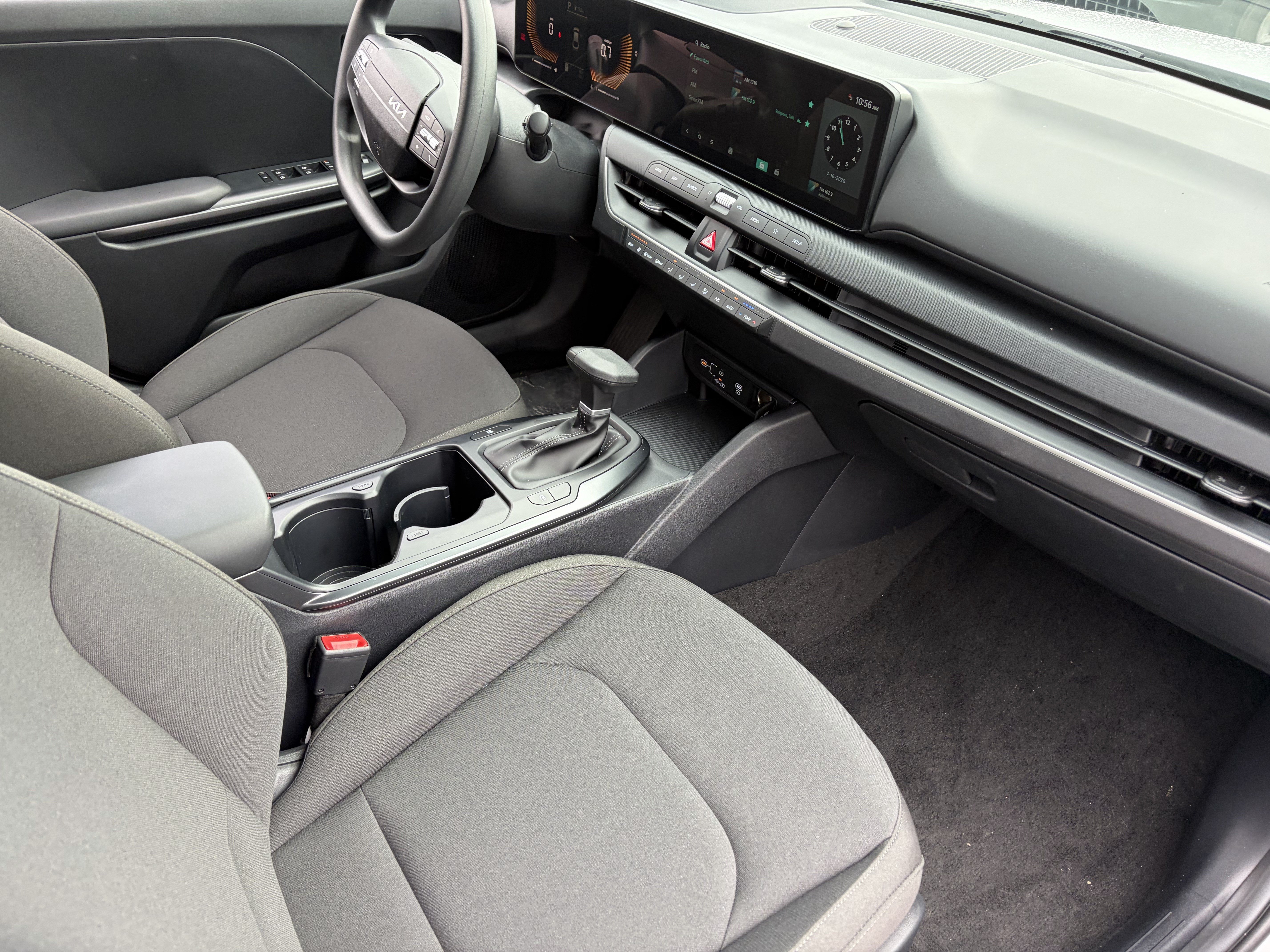 New 2026 Snow White Pearl Kia LXS image 10