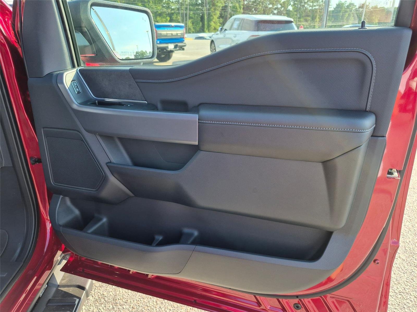 New 2026 Ruby Red Metallic Tinted Clearcoat Ford XLT image 31