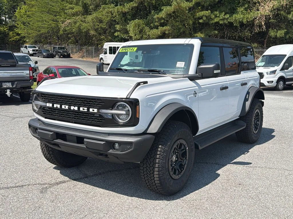New 2025 White Ford Outer Banks image 3