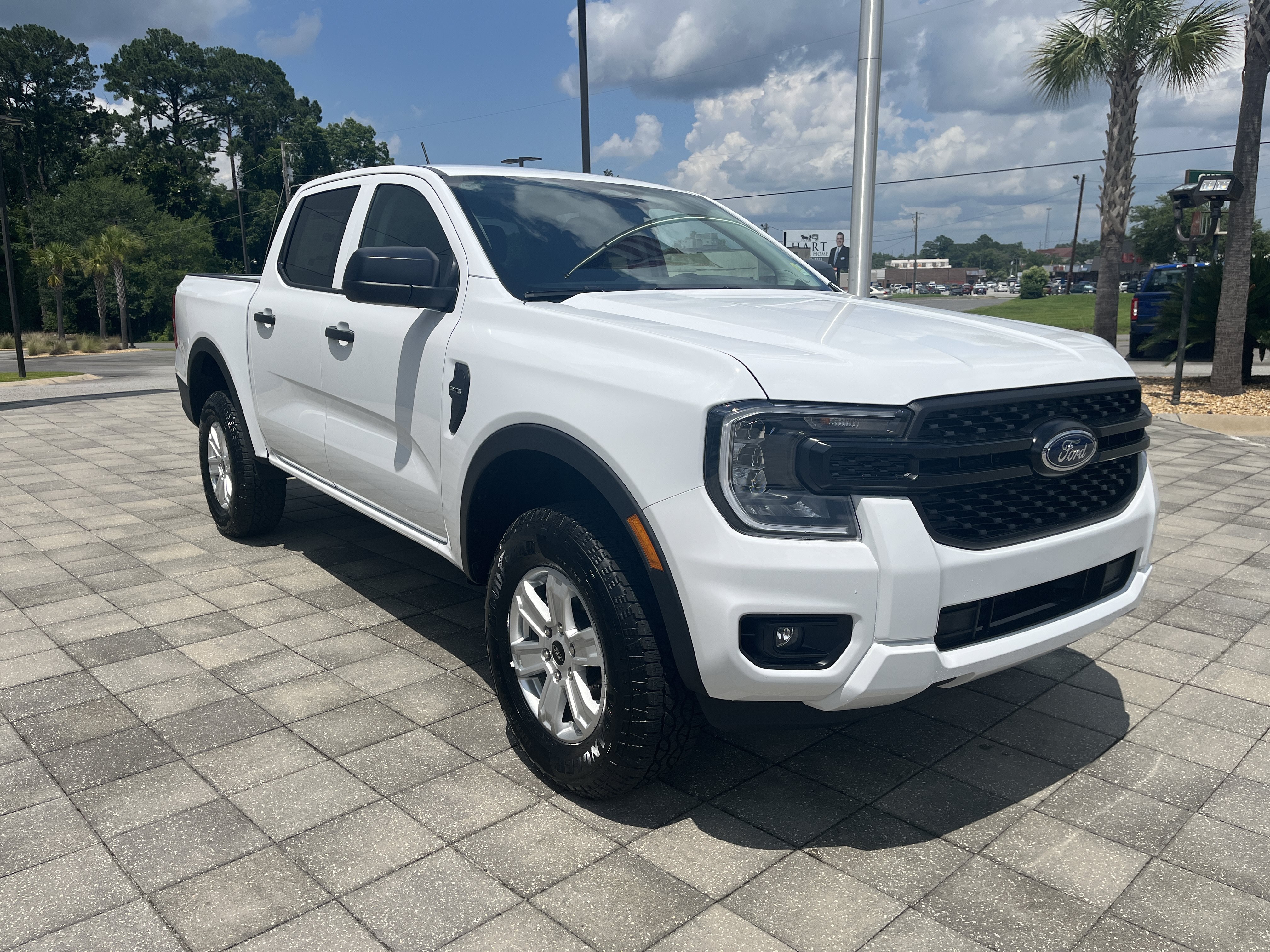 New 2026 Oxford White Ford XL image 8