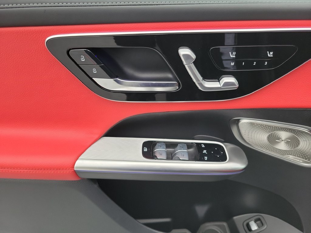 New 2027 Graphite Grey Metallic Mercedes-Benz GLC 300 image 13