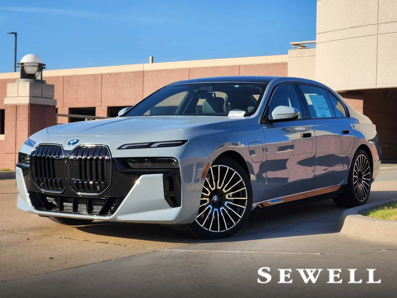 2026 BMW 750e 750e xDrive