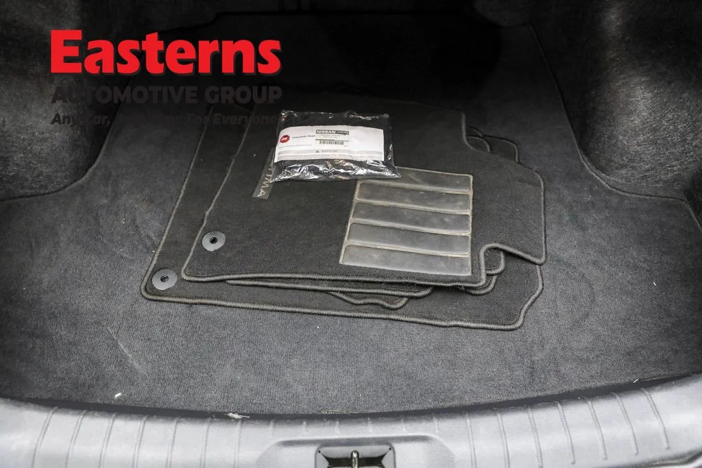 Used 2023 Red Nissan 2.5 SV image 9