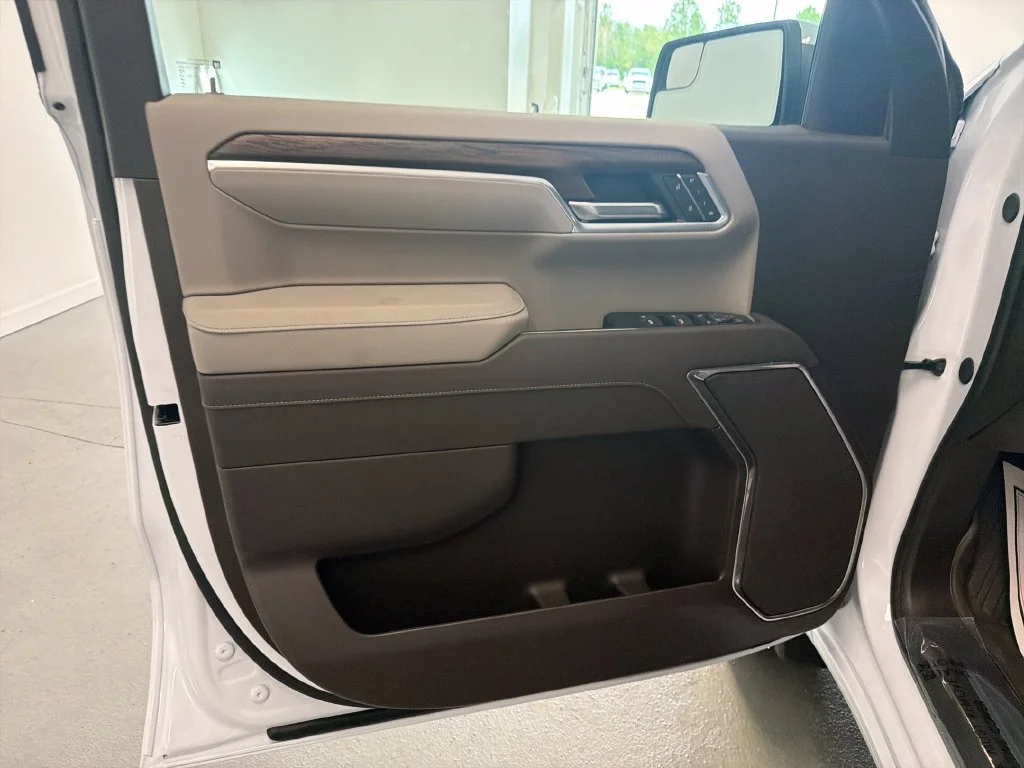 New 2026 Glacier White Tricoat GMC SLT image 11