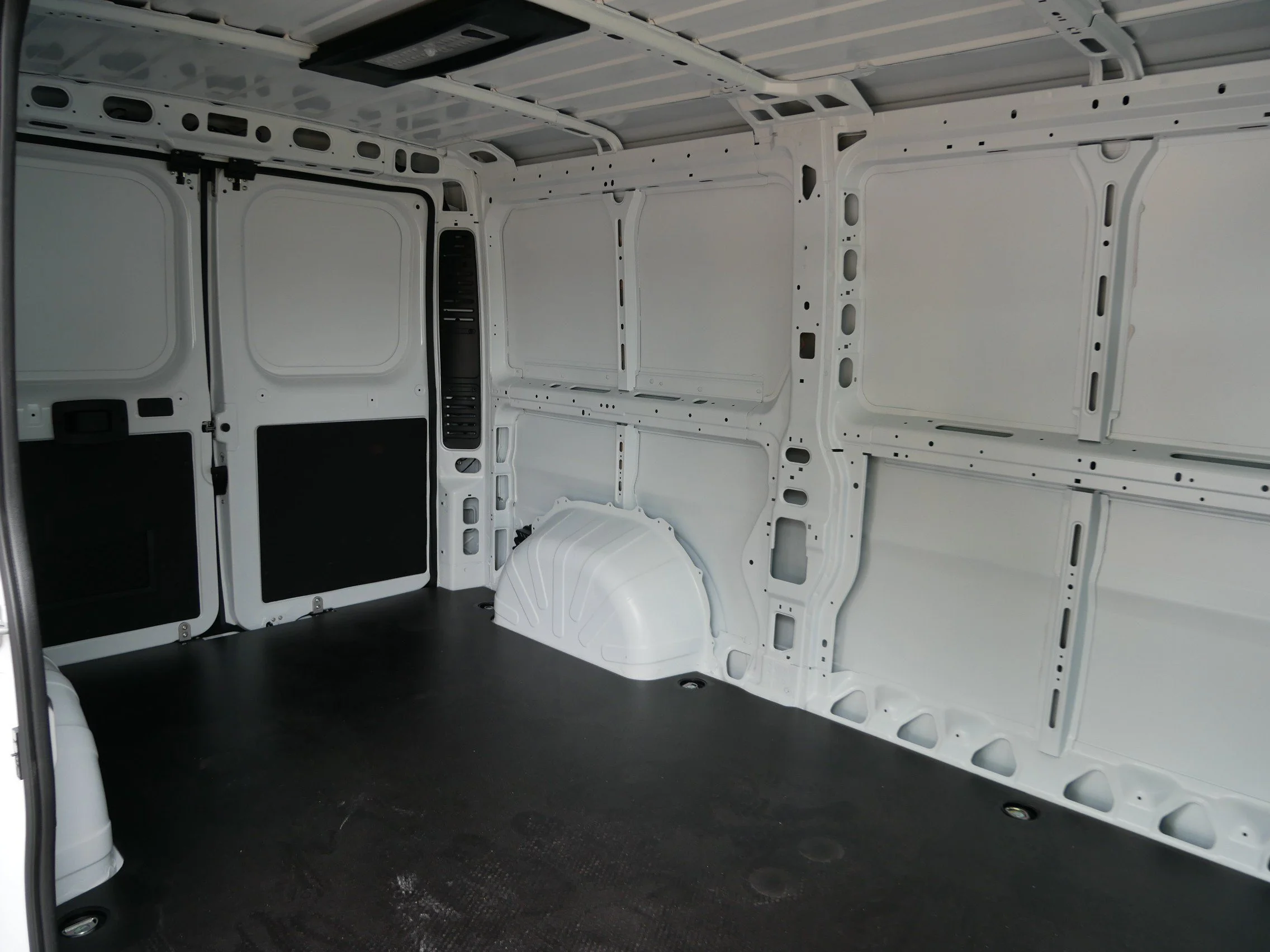 New 2026 Bright White Clearcoat RAM Tradesman image 10