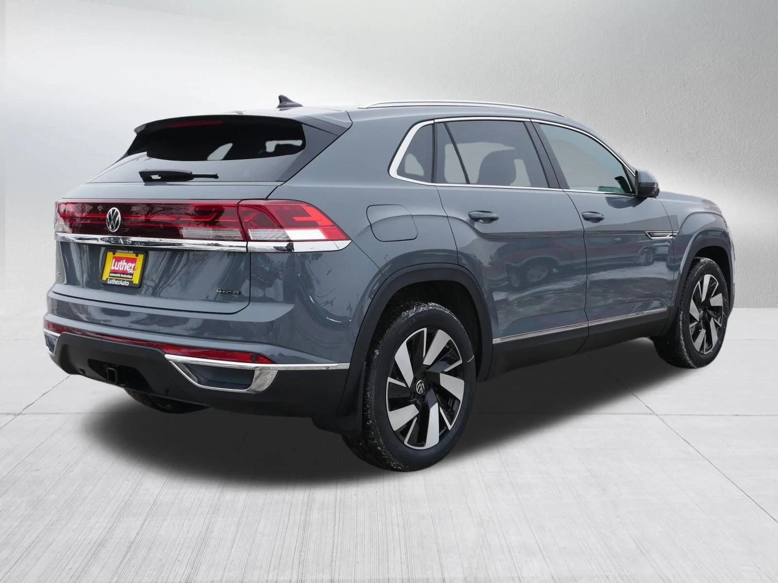 New 2026 Pure Gray Volkswagen 2.0T SEL image 3