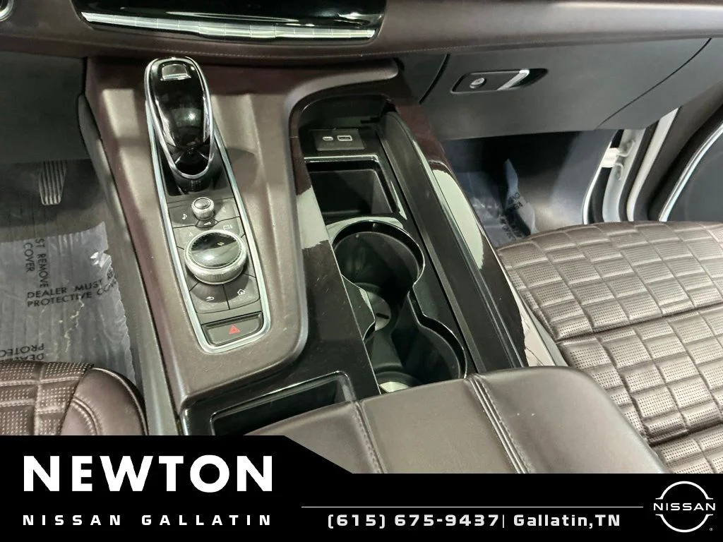 Used 2021 Crystal White Tricoat Cadillac Sport Platinum image 16