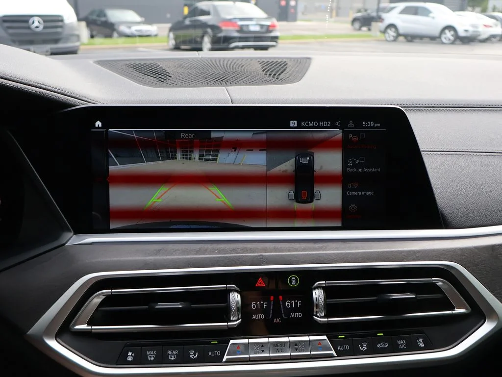 Used 2021 Black BMW xDrive40i image 49