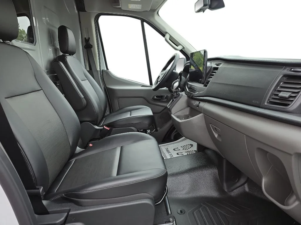 New 2026 Oxford White Ford Cargo Van image 5