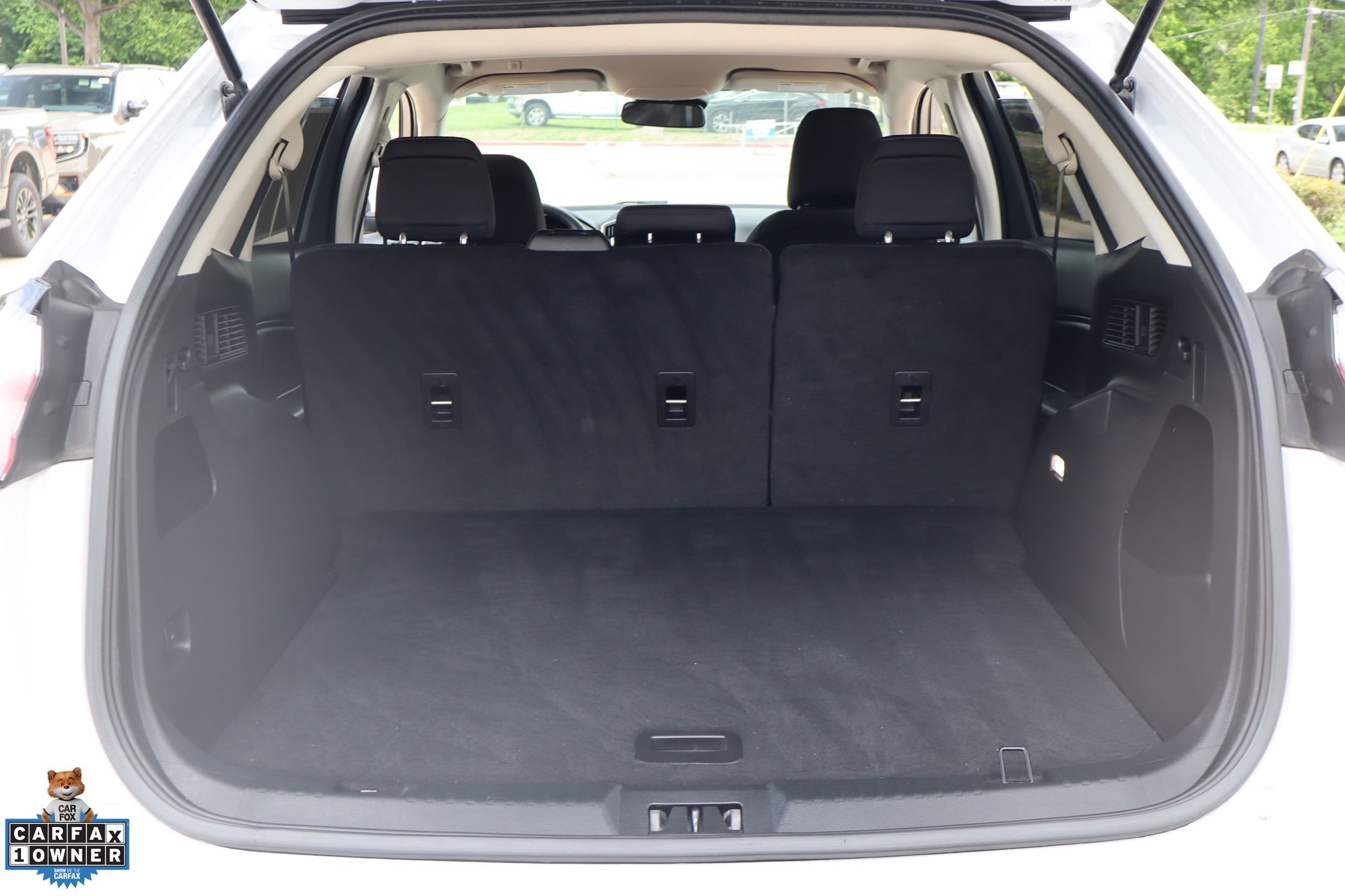 Used 2024 White Ford SE image 25