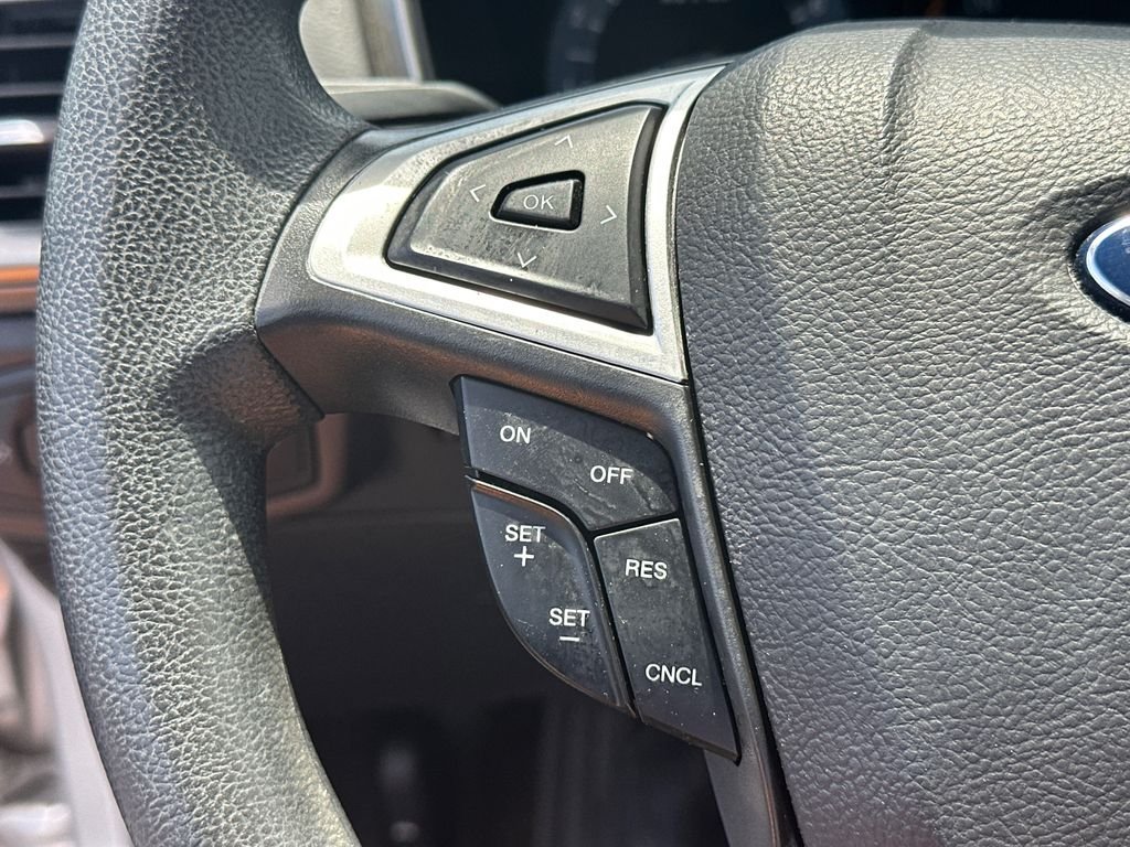Used 2015 Ingot Silver Ford SE image 24