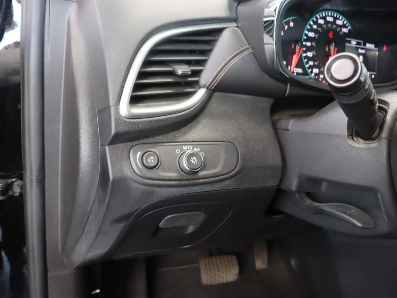 2022 Chevrolet Trax LS - Photo 12