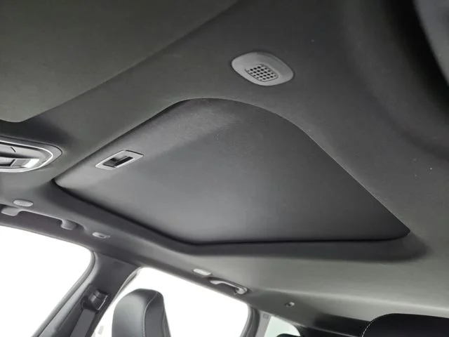 New 2026 Baltic Gray Metallic Clearcoat Jeep Altitude image 22